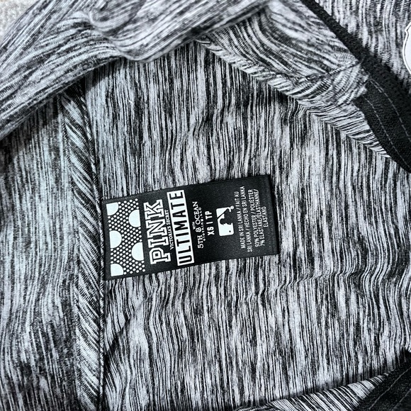 Pink Chicago white sox shirt - Picture 3 of 3